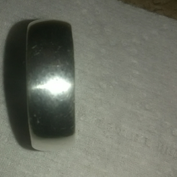 Ring - Picture 2 of 3